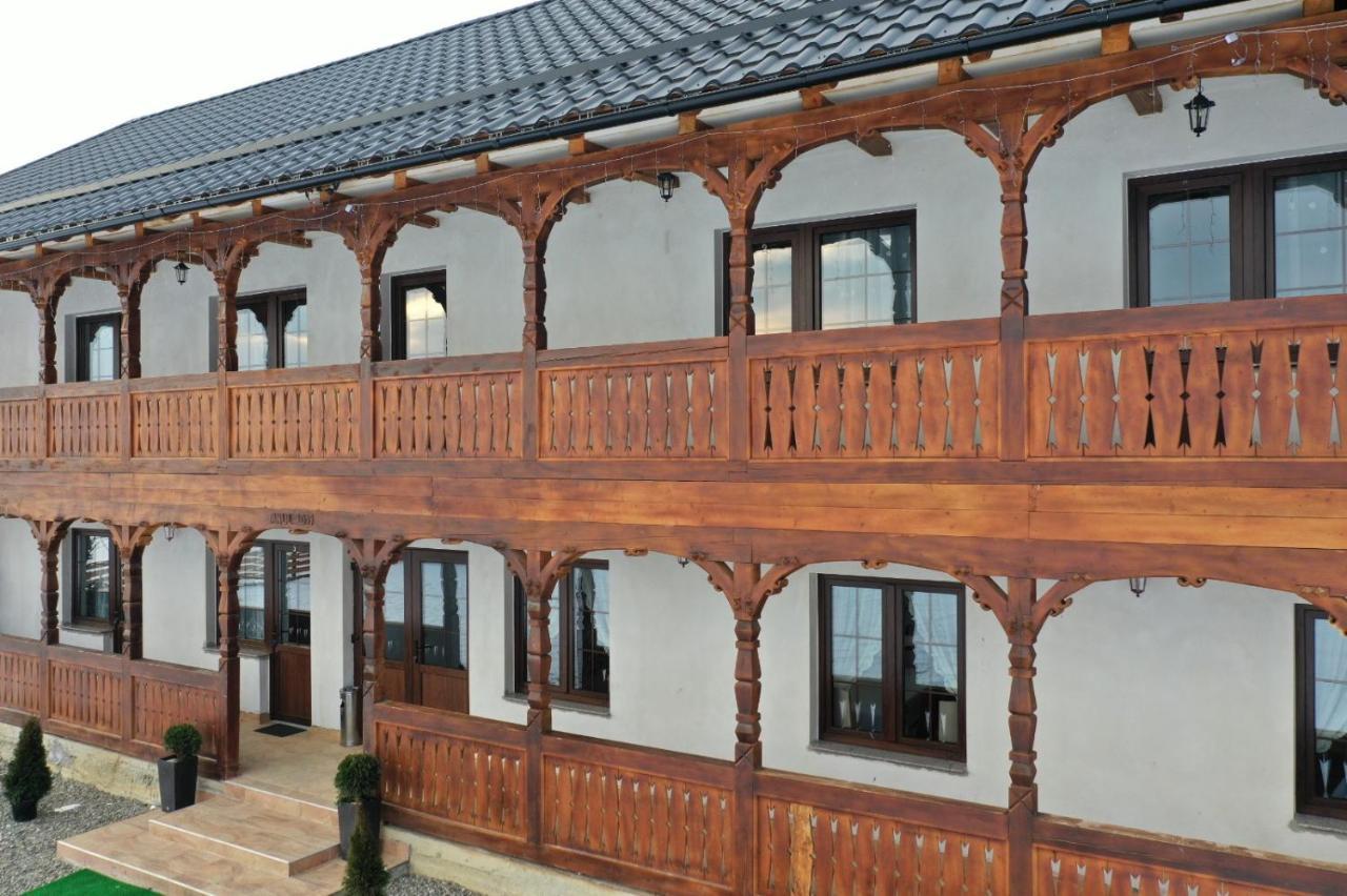 Conacul Cosaului Hotel Feresti Exterior foto