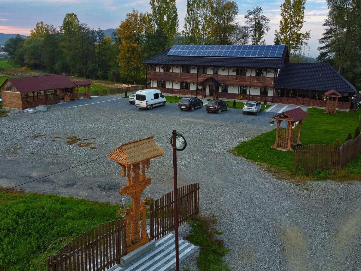 Conacul Cosaului Hotel Feresti Exterior foto