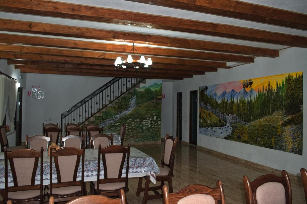 Conacul Cosaului Hotel Feresti Exterior foto