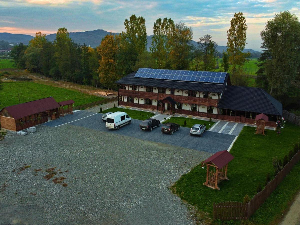 Conacul Cosaului Hotel Feresti Exterior foto