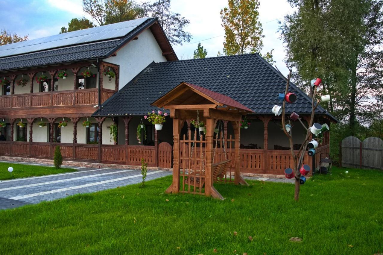 Conacul Cosaului Hotel Feresti Exterior foto
